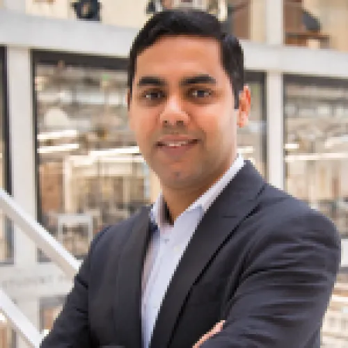 Photo of Dr Kulkarni